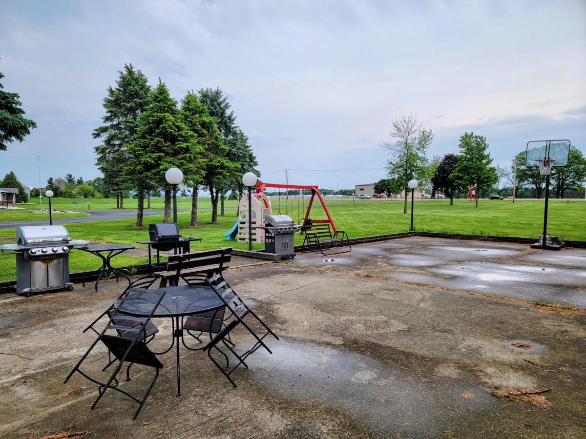 Skyview Motel - Prairie Du Sac Εξωτερικό φωτογραφία