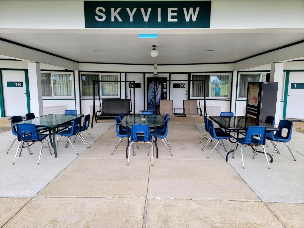 Skyview Motel - Prairie Du Sac Εξωτερικό φωτογραφία